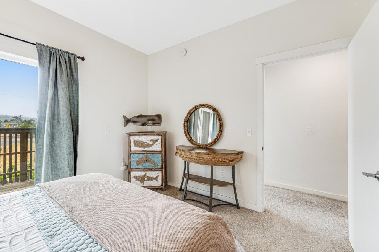 Serenity By The Sea Apartamento Rockaway Beach Exterior foto